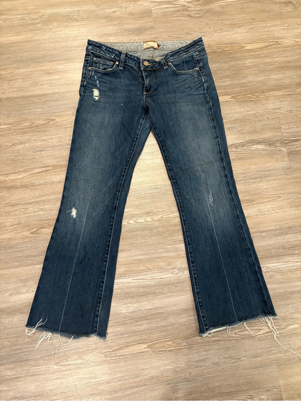 PAIGE Laurel Canyon Jeans Bootcut Low Rise Mid Wash Distressed Denim Size 30